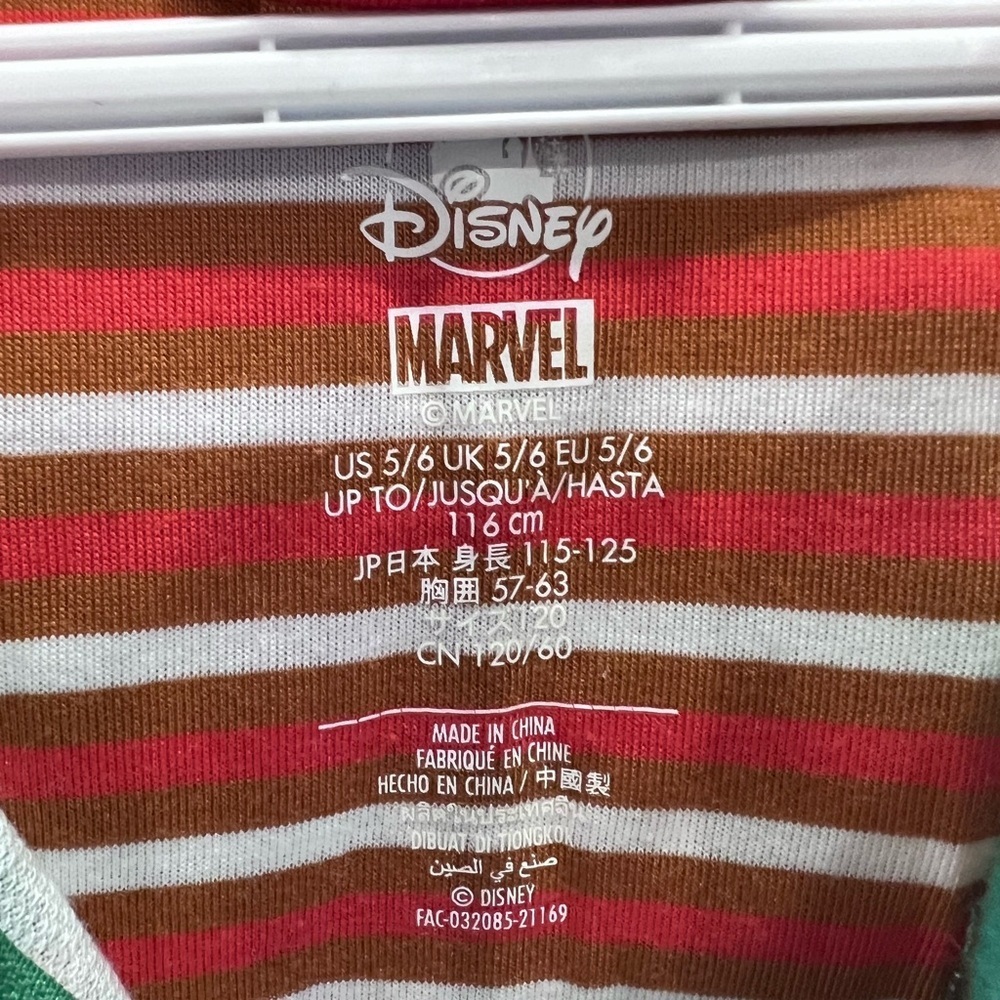 Disney Marvel Ginger Bread Onesie Pajama Size 5/6 - Picture 8 of 8